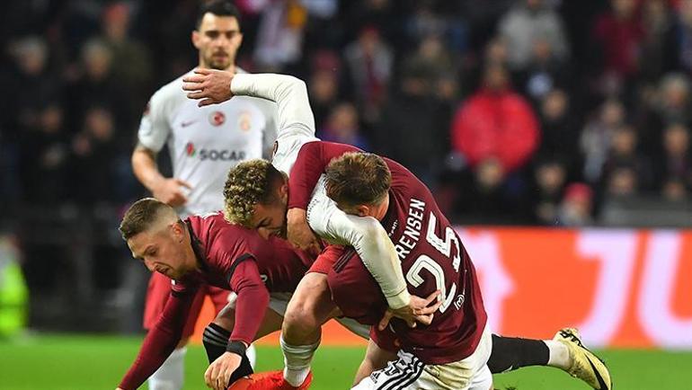 SON DAKİKA: UEFA, Galatasaraya ceza yağdırdı Okan Buruk, Kaan Ayhan ve...