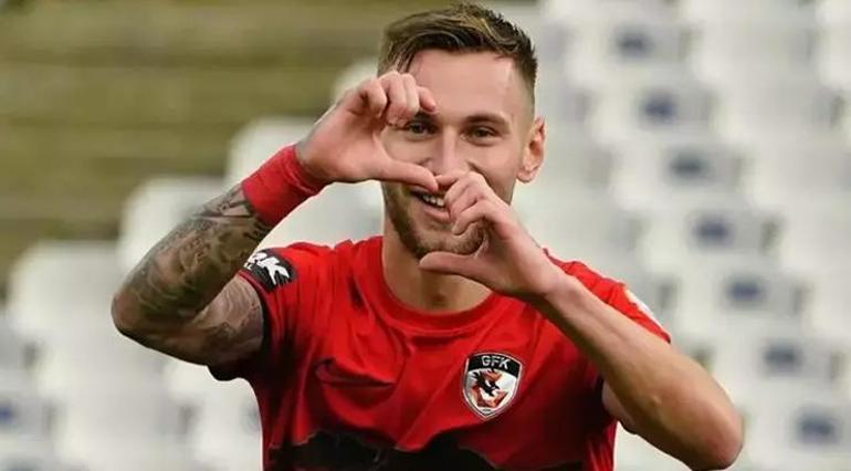 Trabzonspordan transfer bombası Menajeri İstanbula geldi