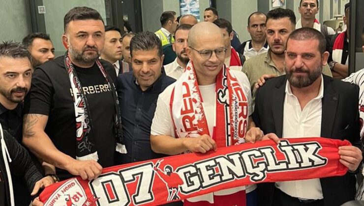 Antalyaspor'un yeni teknik direktörü Alex de Souza, şehre geldi! Coşkuyla karşılandı