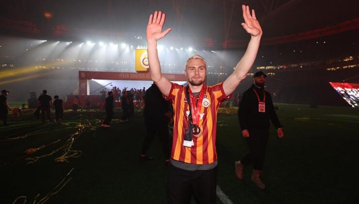 Galatasaray'da Victor Nelsson kararını verdi! Taraftara tepki göstermişti…