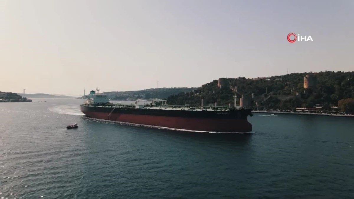 İstanbul Boğazı gemi trafiğine tekrar açıldı