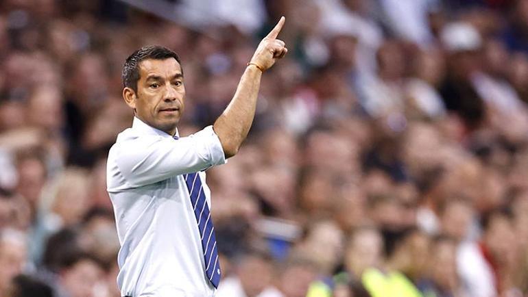 Hollandalı gazeteciden Beşiktaşa van Bronckhorst uyarısı Biraz temkinlidir...