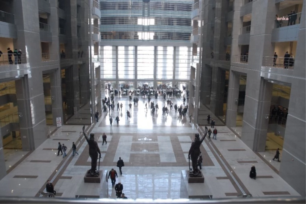 İstanbul Adalet Sarayı’nda Tutuklu Şüpheli Kendini Attı