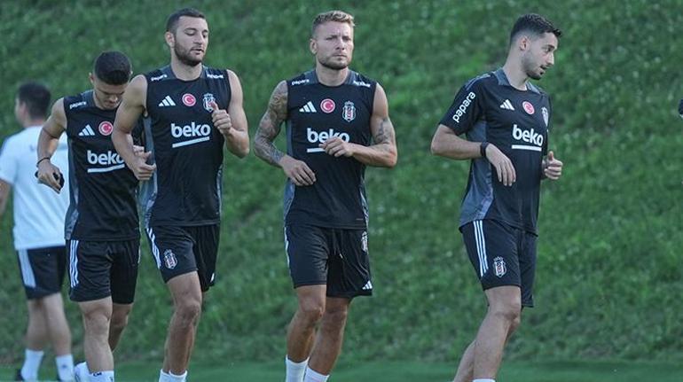 Beşiktaş’ın hücum gücü yeni transferlerle iyice arttı. Geçen sezon yaşanan hayal kırıklığını unutturmak isteyen Siyah-Beyazlılar’ın hücum iskeleti iki transferle birlikte üst seviyeye çıktı. Öz kaynaktan çıkan ve adını hemen duyuran Semih Kılıçsoy’a geride kalan sezonun devre arasında genç yetenek Ernest Muçi eklendi. Yaz penceresinde de iki tecrübeli yıldız genç hücum hattına adını yazdırdı. Önce Benfica’dan ayrılan çok yönlü 10 numara Rafa Silva transfer edildi. Ardından da Lazio’nun süper golcüsü Ciro Immobile alındı. Giovanni van Bronckhorst’un A planını bu dört oyuncu üzerinden kuracak. Semih ve Muçi’nin kanat forvet, Silva’nın forvet arkası ve Immobile’nin santrfor olduğu kurgu üzerinde durulacak.