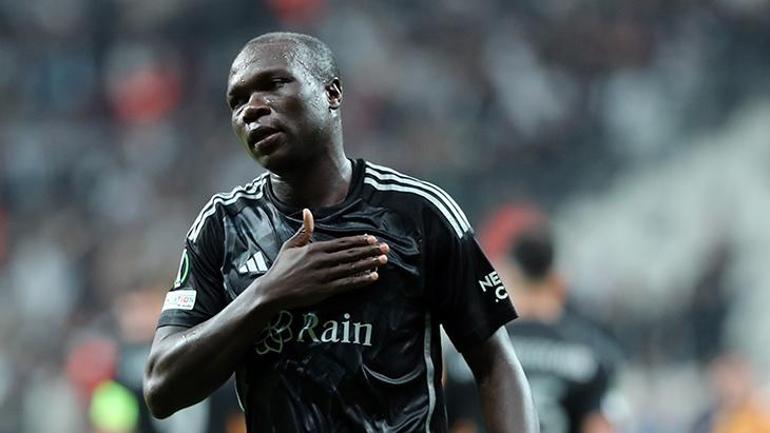 Beşiktaşta Vincent Aboubakar kafaları karıştırdı Kamptaki görüntüsü dikkat çekti