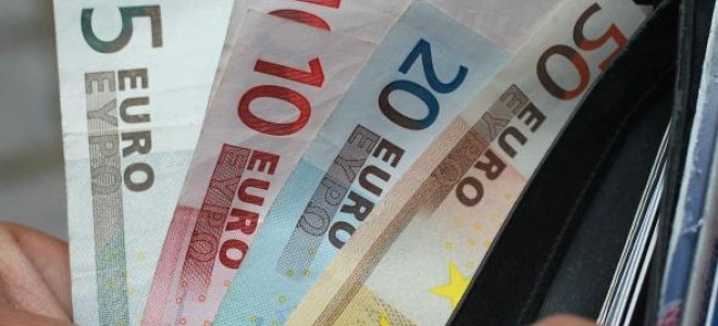 Fransa’daki sürpriz seçim sonuçlarına euro nasıl tepki verdi?