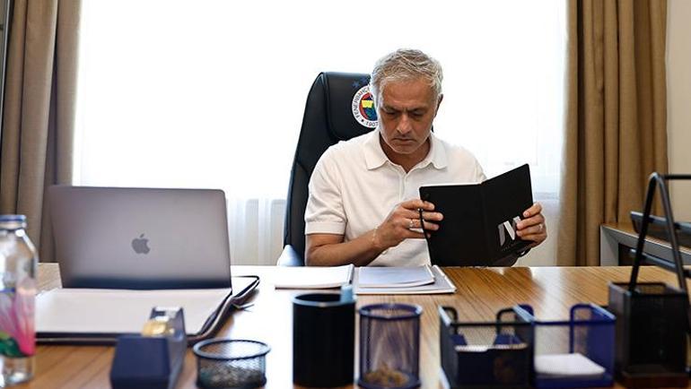 Jose Mourinhodan Galatasaray ve Beşiktaşa şok gönderme Savaşı başlattı...