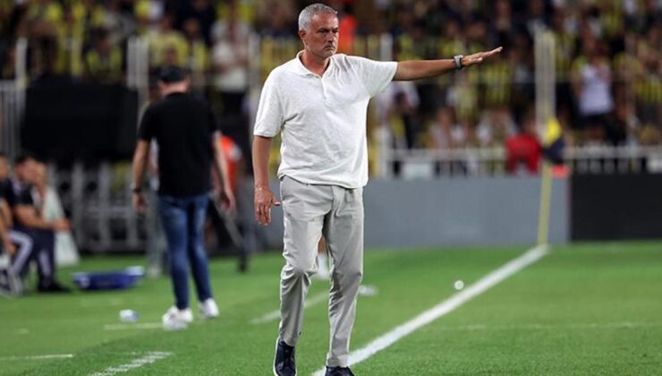 Jose Mourinho'dan oyuncularına övgü, çift forvet sorusuna yanıt: Daha mutlu olamazdım!