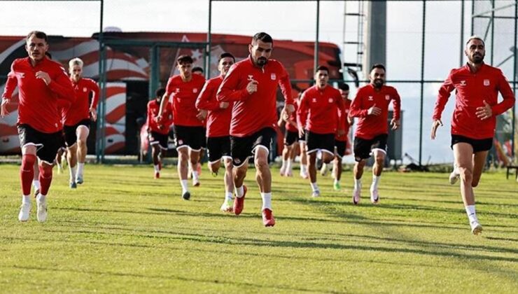 Sivasspor günü çift idmanla tamamladı