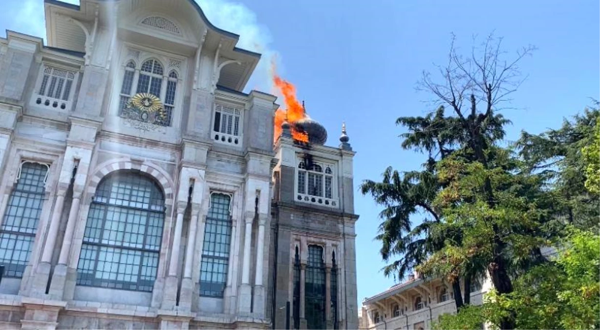 Üsküdar’da Sağlık Bilimleri Üniversitesi binasında yangın çıktı