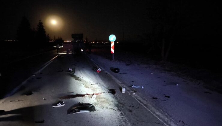 Afyonkarahisar’da motosiklet traktör römorkuna çarptı