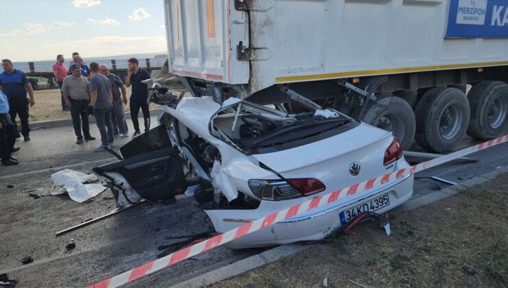 Amasya’da otomobil ışıkta bekleyen araçların arasına daldı: 1 ölü 3 ağır yaralı