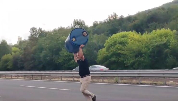 Bolu’da trafiği tehlikeye düşüren varili yolun dışına attı