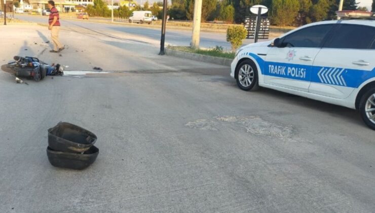 Çorum’da kamyonun altında kalmaktan kurtulan motosikletli ölümden döndü