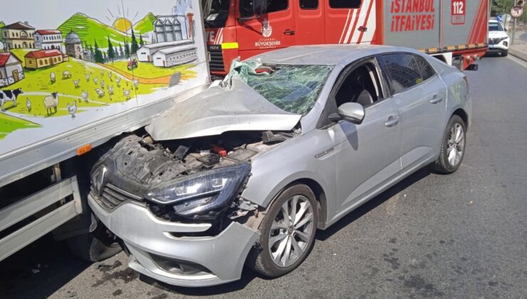 İstanbul’da park halindeki kamyonete otomobil çarptı