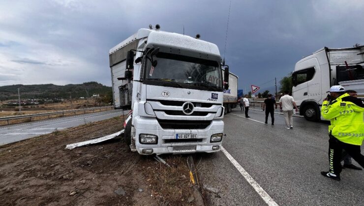 Kastamonu’da otoyolda makaslayan tır kazaya sebep oldu: 1 yaralı