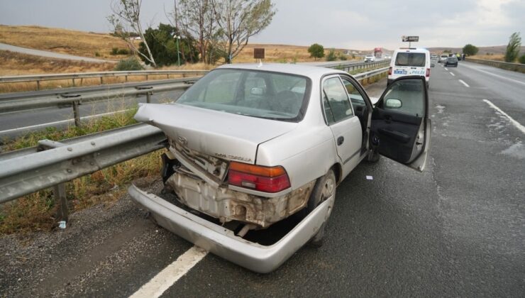 Kırıkkale’de yağmur kazaya davetiye çıkardı: 3 araç çarpıştı, 4 yaralı