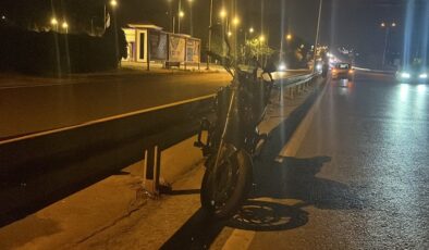 Kocaeli’de motosiklet önündeki otomobile çarptı: 1 ölü