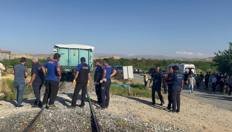 Malatya’da yük treni faciaya neden oldu: 3 ölü