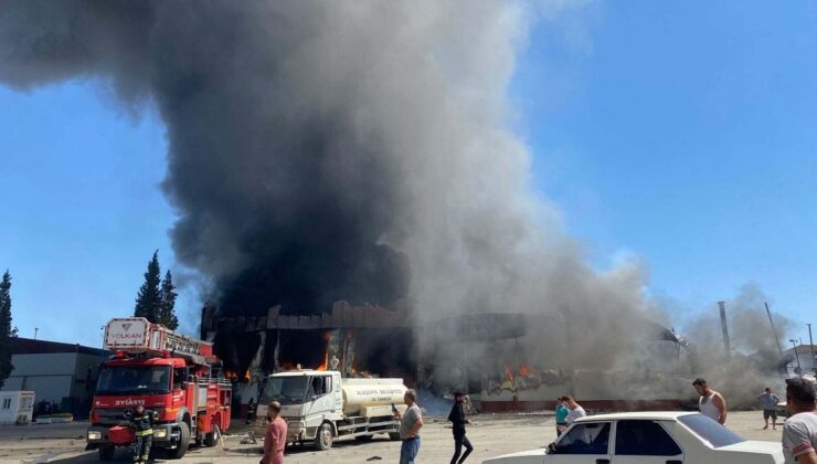 Manisa’da yaş sebze meyve işletme merkezinde yangın