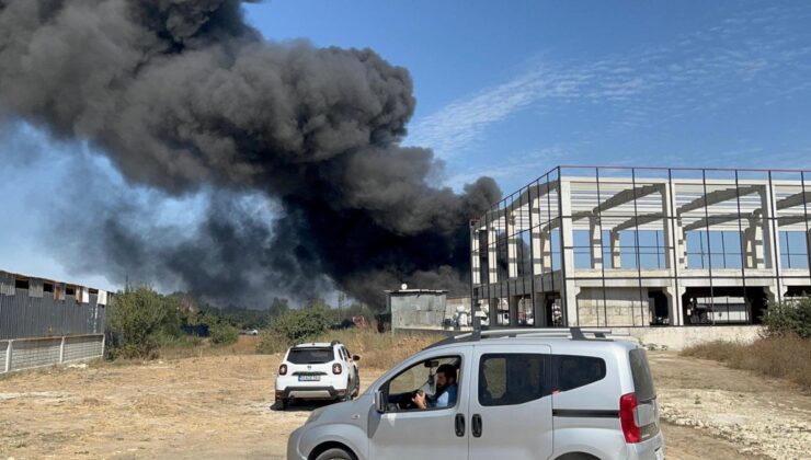 Tekirdağ’da geri dönüşüm tesisinde yangın