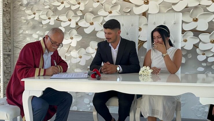 Yalova’da nikah memuru, son nikahı kızına kıydı