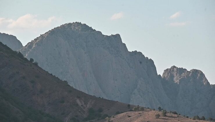 Yozgat’taki kanyonda kayaların oluşturduğu insan silueti ziyaretçi çekiyor