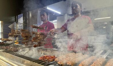 Adana’da esnaf TEKNOFEST’in başlamasını bekliyor