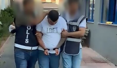 Adana’da ölümle tehdit ettiği eşini, av tüfeğiyle polis merkezinin yakınında beklerken yakalandı