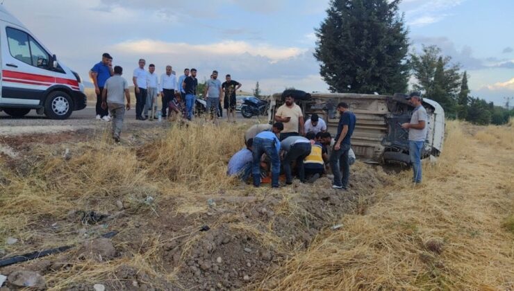 Adıyaman’da hafif ticari araç takla attı: 2 yaralı