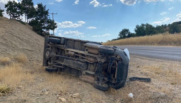 Adıyaman’da otomobil takla atıp şarampole devrildi: 4 yaralı