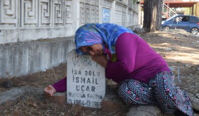 Antalya’da mezarlığın dışında kalan çocuk kabri, annesinin yanına defnedildi