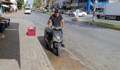 Antalya’da otomobil motosikletliye çarptı: Sürücü havaya uçtu