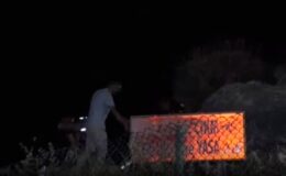 Antalya’da sevgilisinden ayrılan genç saatlerce falezlerde oturdu