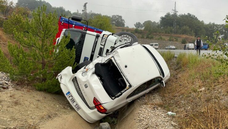 Bolu’da kazayı ihbar etmek için aracını park etti: Kamyon çarptı