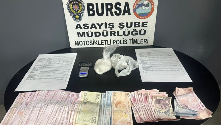 Bursa’da dur ihtarına uymayan otomobilden uyuşturucu çıktı