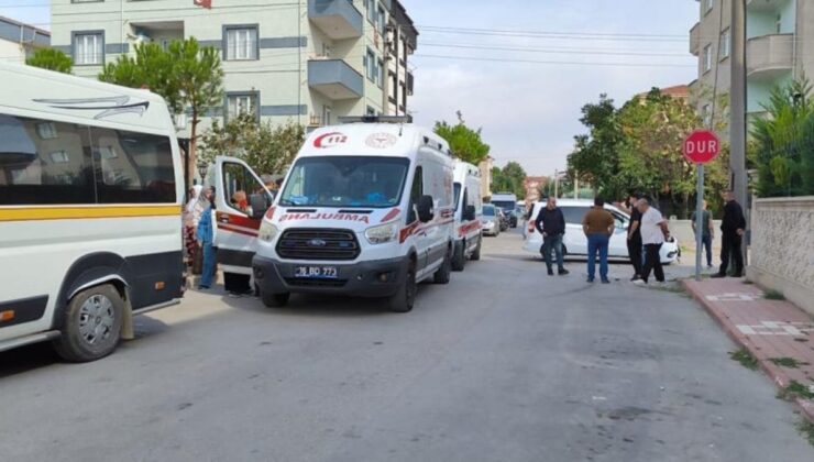 Bursa’da okul servisi otomobille çarpıştı: 8’i öğrenci 11 yaralı