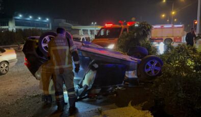 Bursa’da otomobil takla atarak karşı şeride uçtu