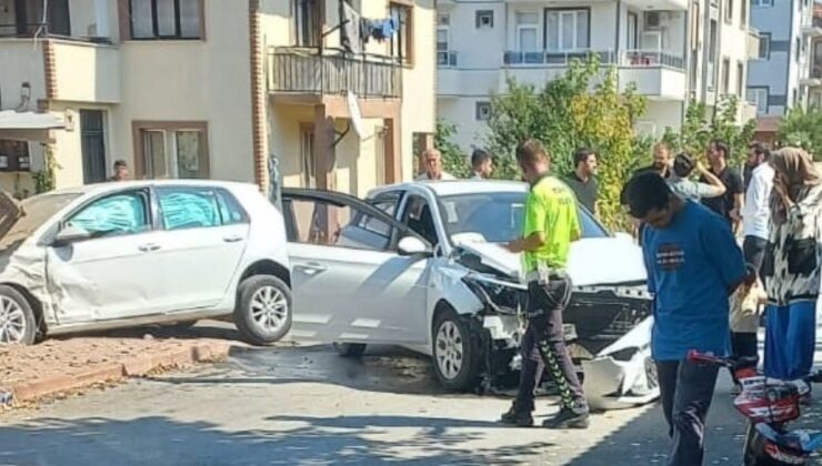 Bursa’da otomobiller kafa kafaya çarpıştı: 4 yaralı