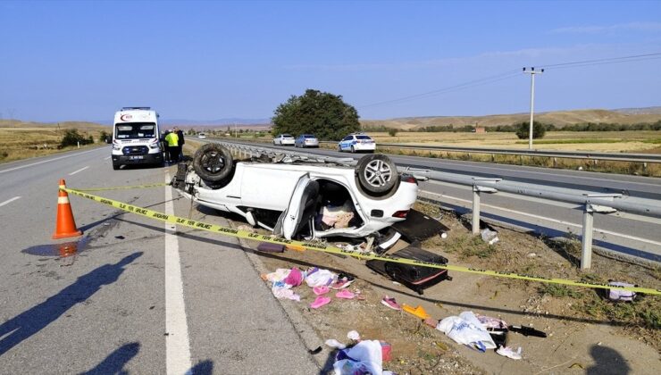 Çorum’da trafik kazasında polis çift hayatını kaybetti, 2 çocukları yaralandı