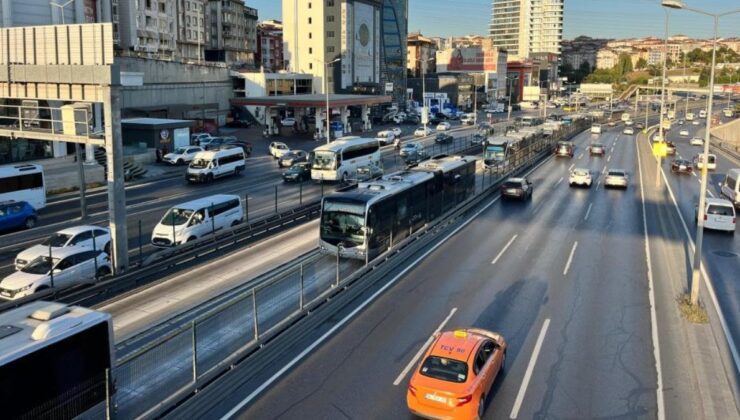 Esenyurt’ta metrobüsün tekerlekleri fırladı