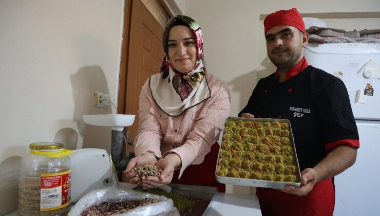 Hatay’da depremzede çiftin aşk baklavası