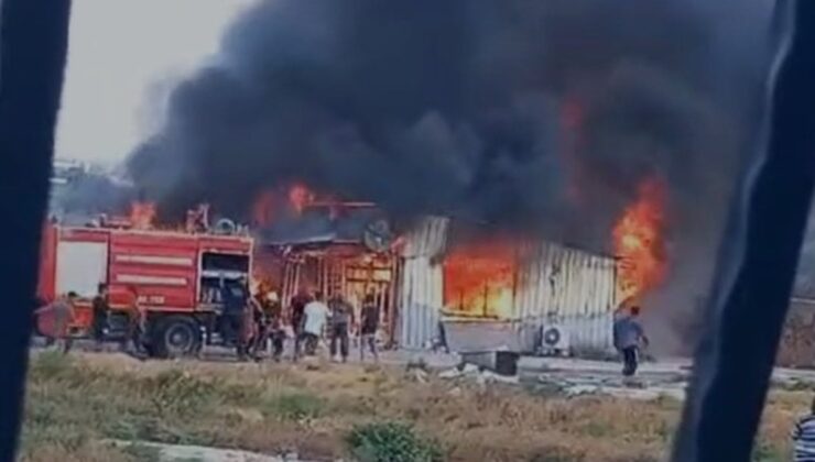 Hatay’da depremzede vatandaşların yaşadığı prefabrik ev yandı