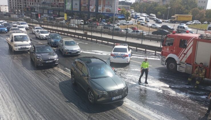 İstanbul D-100 Otoyolunun Edirne yönünde araç yandı