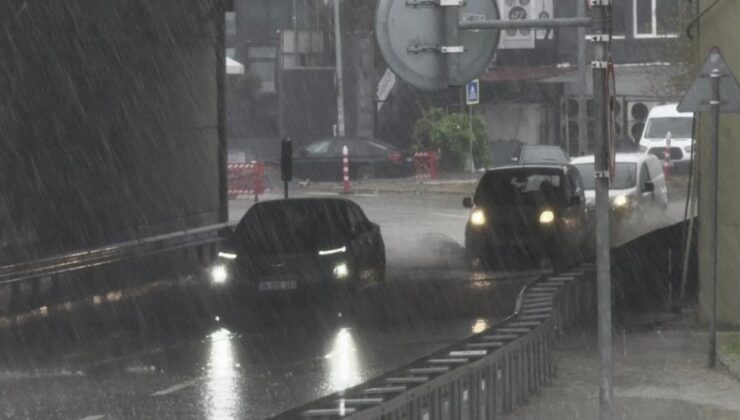 İstanbul sabaha sağanak yağışla başladı