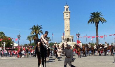 İzmir’de 9 Eylül coşkusu: Düşman işgalinden kurtuluşun 102. yıl dönümü kutlanıyor