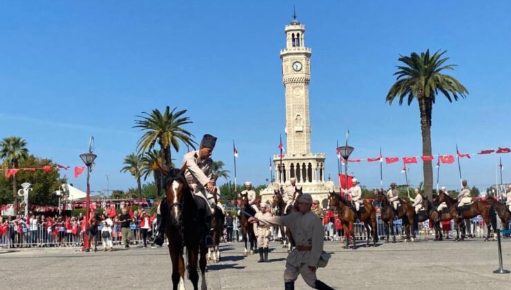 İzmir’de 9 Eylül coşkusu: Düşman işgalinden kurtuluşun 102. yıl dönümü kutlanıyor