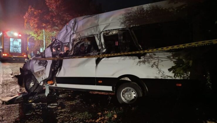 Kahramanmaraş’ta minibüs ile kamyon kafa kafaya çarpıştı: 1 ölü, 2 yaralı