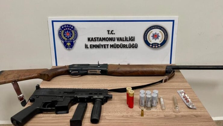 Kastamonu’da polisin durdurduğu araçtan ‘uzi çıktı