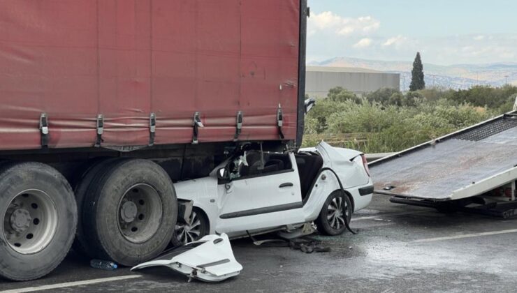 Manisa’da hurdaya dönen araçtan sağ çıktı